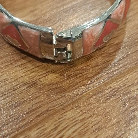 Pink pattern cuff bracelet - Picture 4 of 4